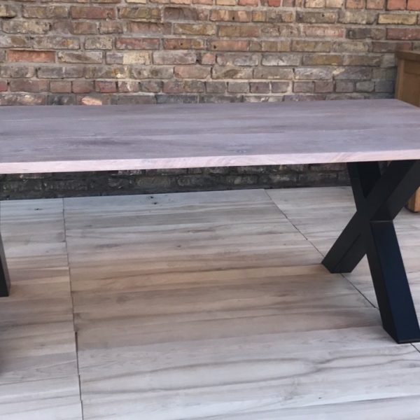 table-3-oak-1 Stół z 3 desek z metalowymi nóżkami