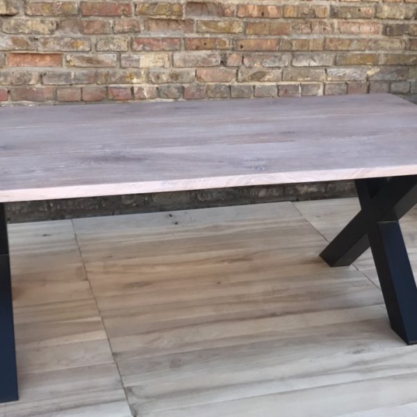 table-3-oak-2 Stół z 3 desek z metalowymi nóżkami