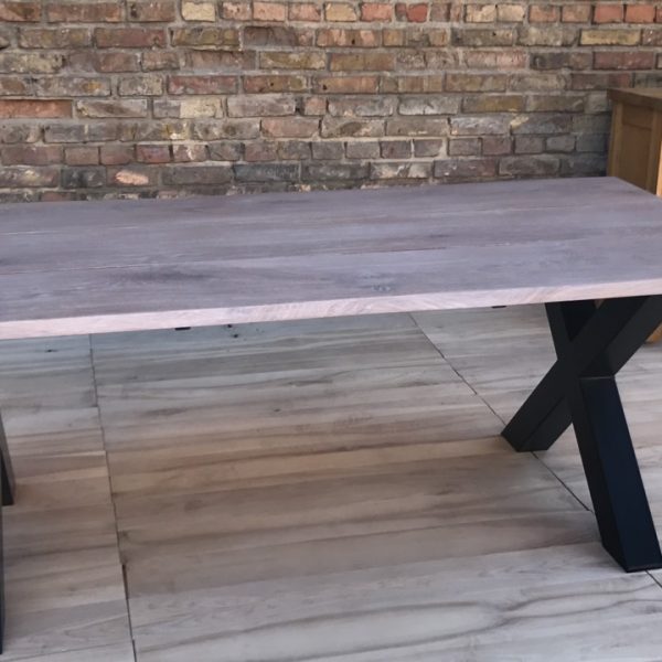 table-3-oak-7 Stół z 3 desek z metalowymi nóżkami