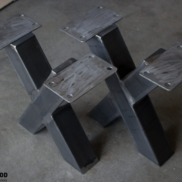 IMG_6023 produkcja metalowych nóżek do niepowlekanych stołów